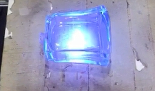Ʒ